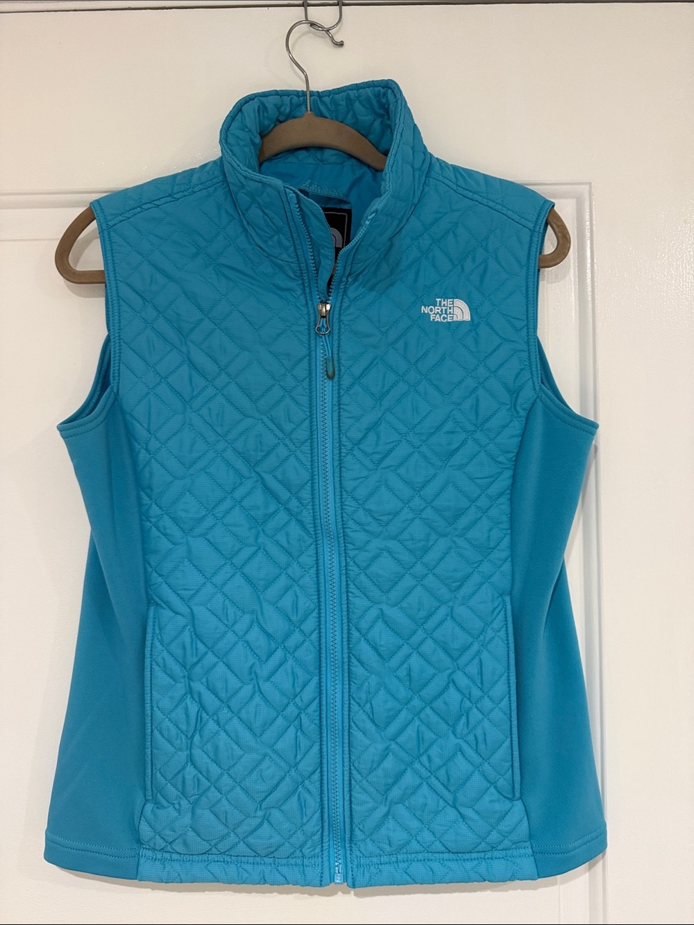 The North Face Women's Quilted Lightweight Vest Size: Medium Color: Turquoise